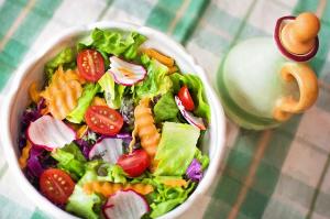 5 ingrediente pentru salate sanatoase de vara