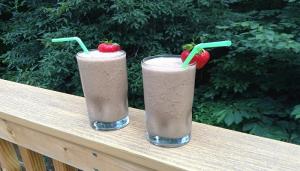 Idei sanatoase pentru micul dejun. 8 smoothie-uri pline de vitamine